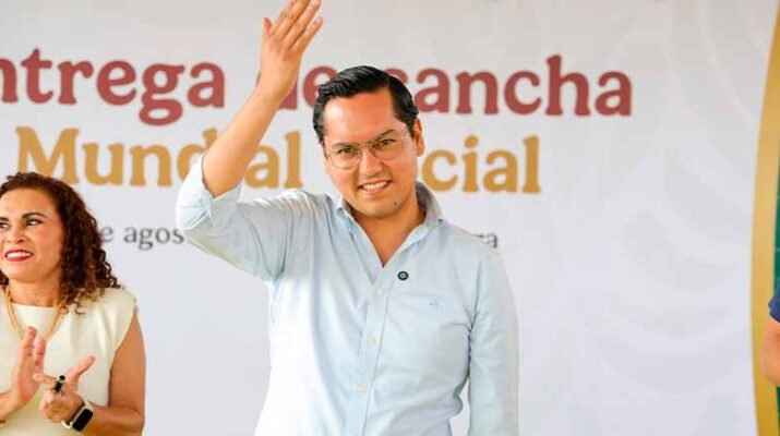 Chepe Guerrero entrega nueva cancha de futbol 5 1 futbol 5