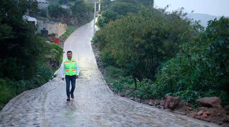 Jairo Morales entrega nueva vialidad en Guadalupe II 2 Guadalupe II