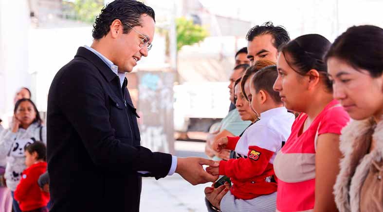 Chepe Guerrero encabeza Honores a la Bandera en Jardín de Niños 2 Jardín de Niños