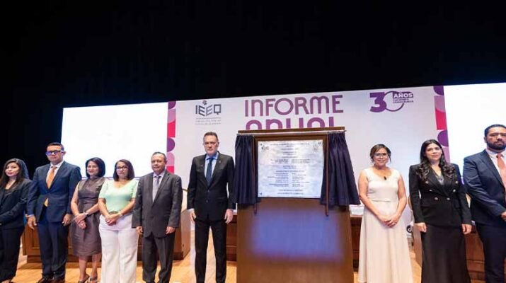 Mauricio Kuri atestigua avances y resultados del IEEQ 1 atestigua avances