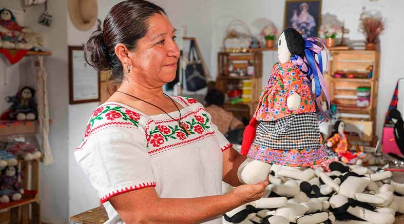Impulsan a artesanos en Corregidora con espacios comerciales 2 espacios comerciales