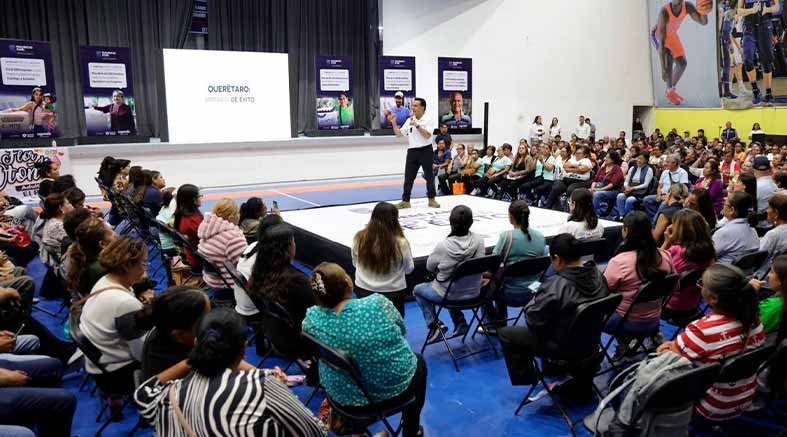Luis Nava expone resultados del 5to. Informe de Gobierno en San Juan del Río 2 expone resultados