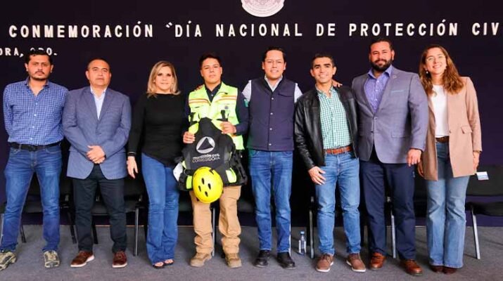 Entrega Chepe Guerrero equipo e incentivos a Protección Civil 1 incentivos a