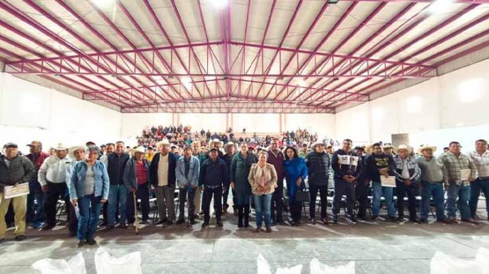 Entregan apoyos de Campo Resiliente a más de 500 productores 1 500 productores