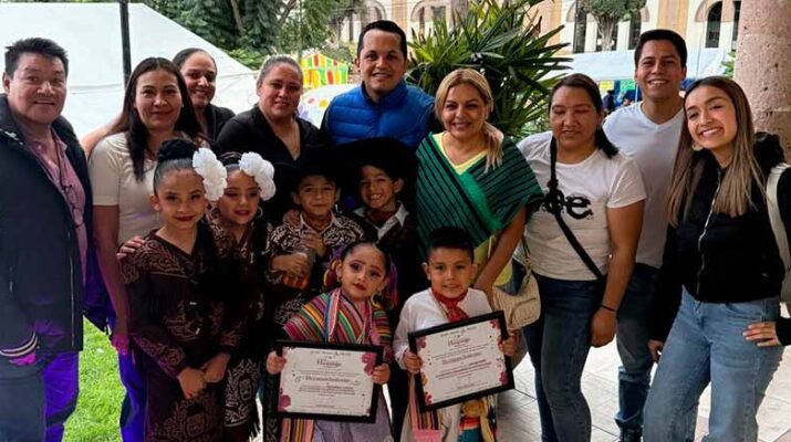 Pareja pinalense logra 2do lugar en Concurso Nacional de Huapango 1 Pareja pinalense