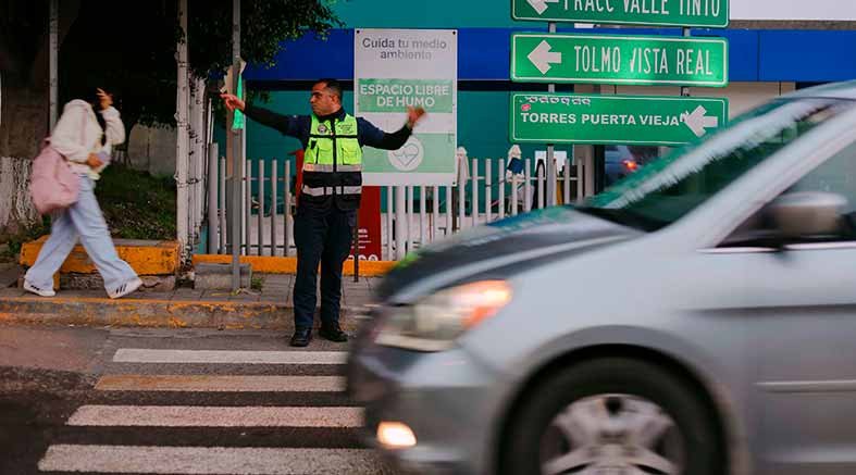 Reducen tiempos de traslado en el “Tobogán” de Corregidora 2 Tobogán