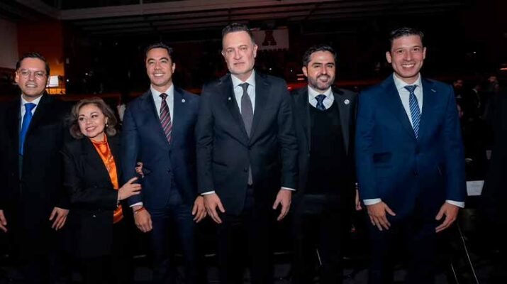 Rodrigo Monsalvo asiste al 20 aniversario de la Universidad Anáhuac Querétaro 1 asiste al 20