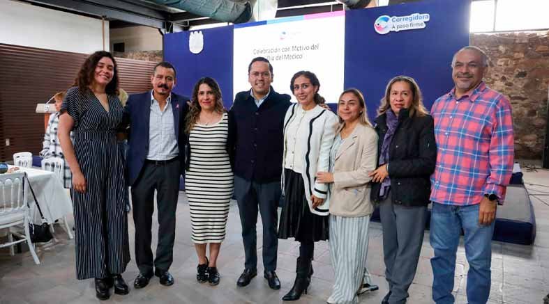 Chepe Guerrero reconoce el trabajo de las y los médicos de Corregidora 2 médicos de