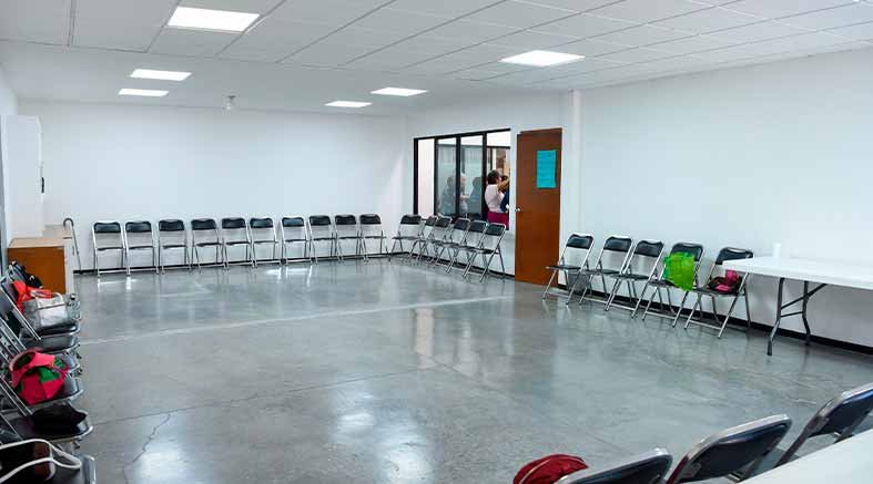  reinaugura aula 